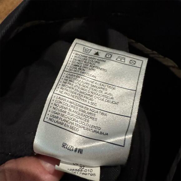 Lot of 2 Nike Golf FitDry Pleated Chino Shorts Beige Black Size 32 Pockets FLAW - Picture 12 of 16